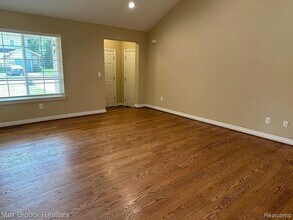 1049 Birchwood Ave in Troy, MI - Building Photo - Building Photo