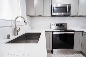 1101 N Flower St in Santa Ana, CA - Building Photo - Building Photo