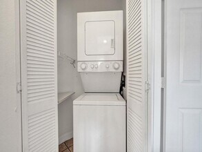 6577 Via Regina in Boca Raton, FL - Building Photo - Building Photo