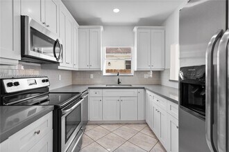 2870 SW 21st St in Miami, FL - Building Photo - Building Photo