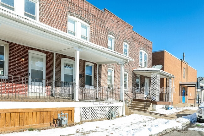 8 W 8th St in Marcus Hook, PA - Building Photo - Building Photo