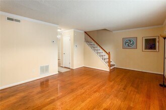 6900 Roswell Rd NE in Atlanta, GA - Building Photo - Building Photo