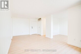 90-1490 Ling Rd in Toronto, ON - Building Photo - Building Photo