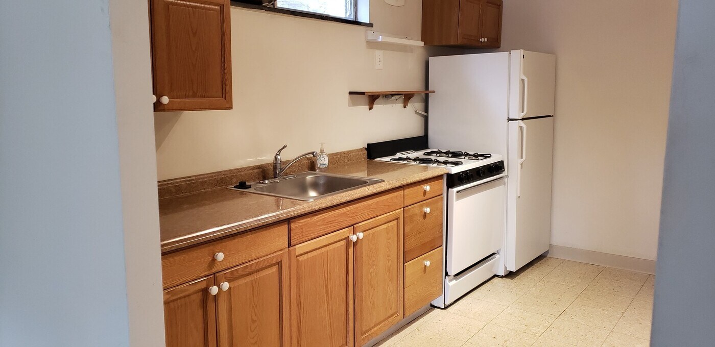 228 W 4th Ave in Conshohocken, PA - Building Photo
