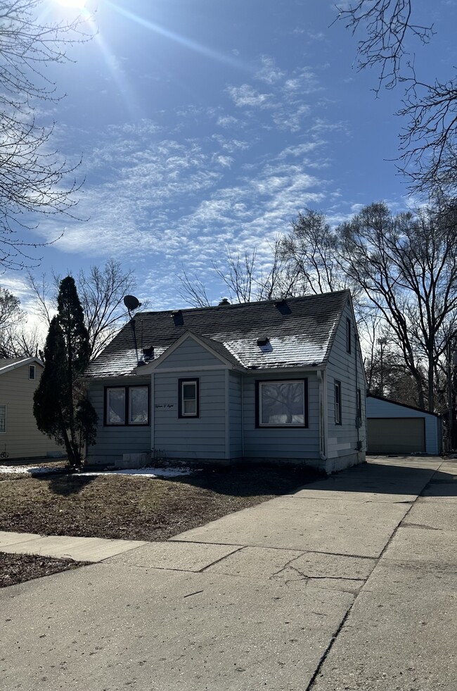 property at 1508 Midway Dr