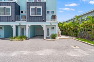 11715 1st St E in Treasure Island, FL - Building Photo - Building Photo