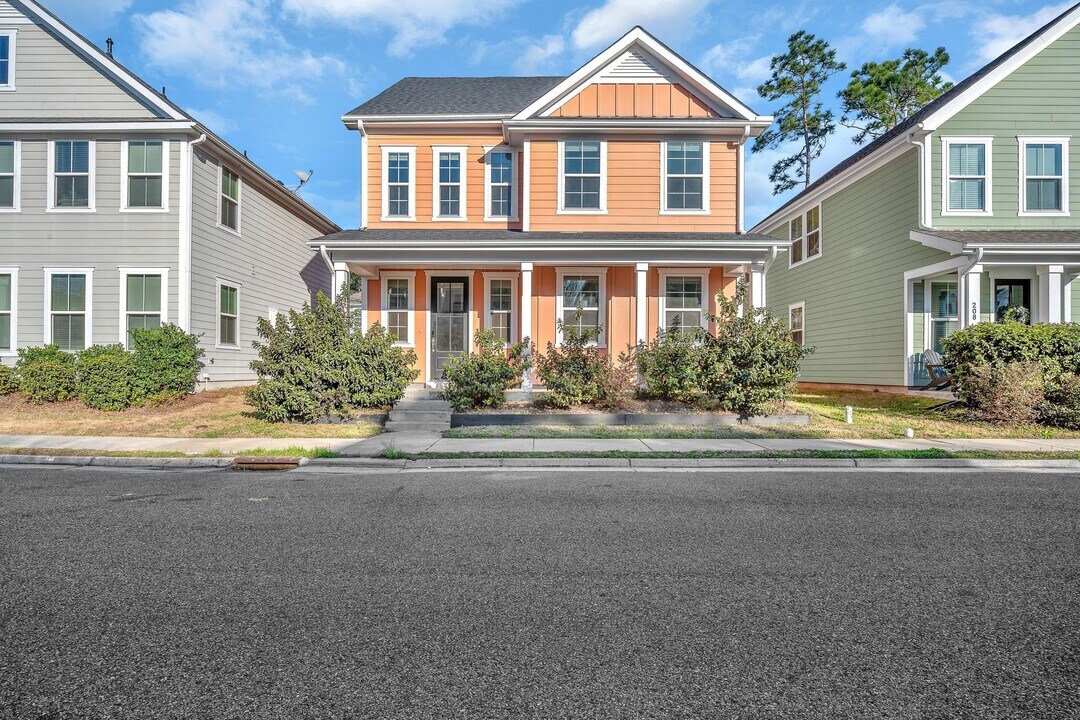 210 Ilderton St in Summerville, SC - Foto de edificio