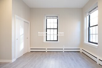 166 Saint Botolph St, Unit 3 in Boston, MA - Building Photo - Building Photo
