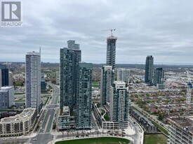 430 Square One Dr in Mississauga, ON - Building Photo