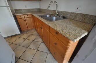 1417 S Crescent Heights Blvd in Los Angeles, CA - Building Photo - Building Photo