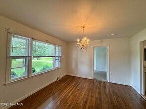 218 Edgewood Dr in Jacksonville, NC - Building Photo - Building Photo