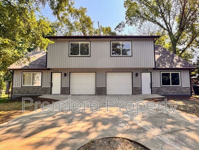 property at 710 N Pine St