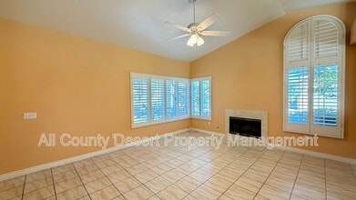 40732 Flying Sea Rd in Palm Desert, CA - Foto de edificio - Building Photo