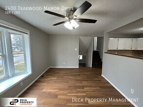 2400 Teakwood Manor Dr in Florissant, MO - Building Photo - Building Photo