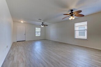 7906 Yaupon View Dr in Cypress, TX - Building Photo - Building Photo