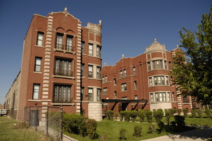 4424 S Drexel Blvd Apartments