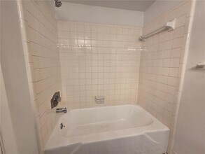 606 S Betty Ln in Clearwater, FL - Building Photo - Building Photo