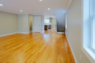 63 Bacon St in Waltham, MA - Building Photo - Building Photo