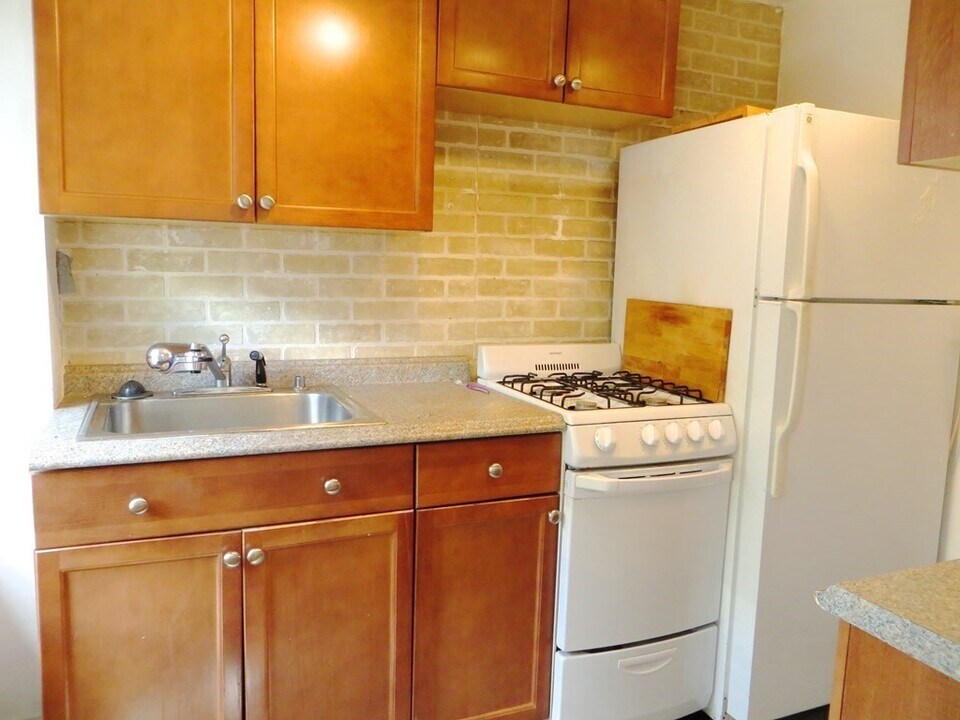 16 Melrose St, Unit 3 in Boston, MA - Building Photo