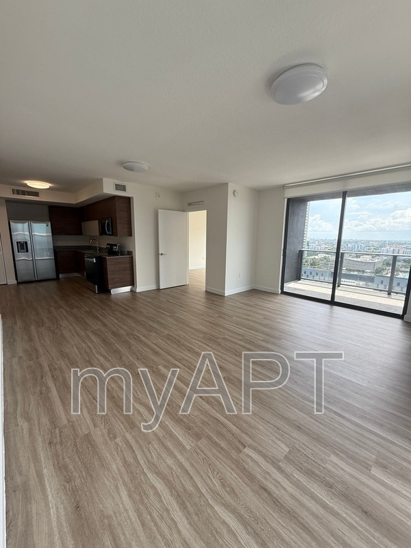 property at 513 N Miami Ave