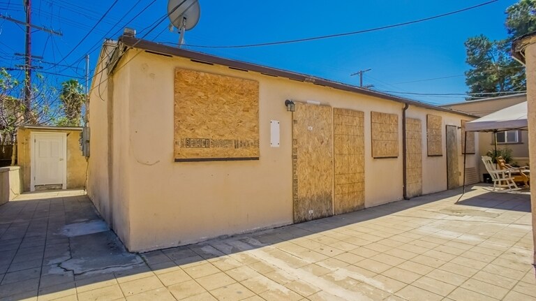 5122 Huntington Dr S in Los Angeles, CA - Foto de edificio
