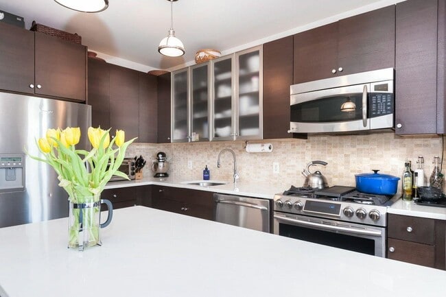 232 Pavonia Ave in Jersey City, NJ - Building Photo - Building Photo