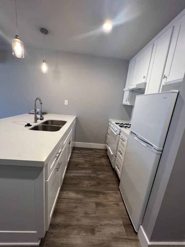 4014 Emerald St in Torrance, CA - Building Photo - Building Photo
