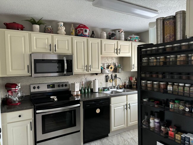 property at 320 Myrtle Greens Dr