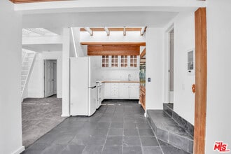 6456 Surfside Way in Malibu, CA - Building Photo - Building Photo