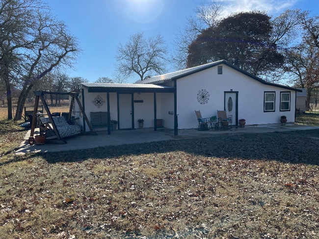 2114 Polly Ln in La Vernia, TX - Building Photo - Building Photo