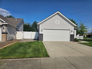 2421 Partridge Loop in Post Falls, ID - Building Photo - Building Photo