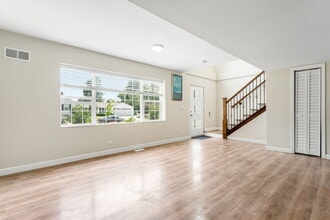 201 W Potomac Ave in Lombard, IL - Building Photo - Building Photo