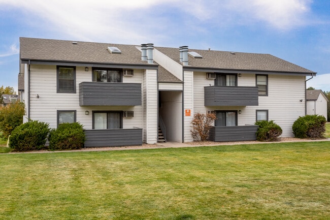 Miramar in Denver, CO - Building Photo - Building Photo
