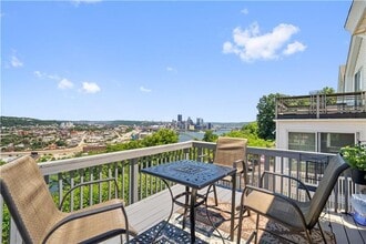 1008 Rue Grande Vue St in Pittsburgh, PA - Building Photo - Building Photo