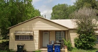1307 W Poplar Ave in Duncan, OK - Building Photo