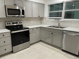 507 E 24th St in Lynn Haven, FL - Building Photo