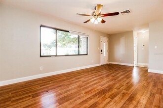 9894 110th Ln N in Seminole, FL - Building Photo - Building Photo