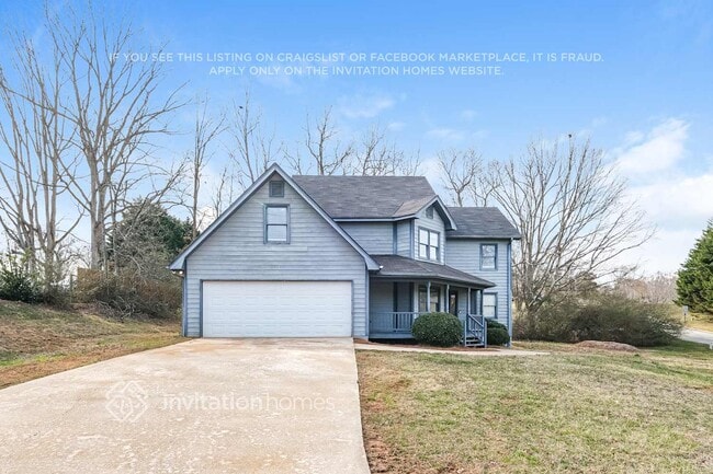 property at 3915 Summit Chase