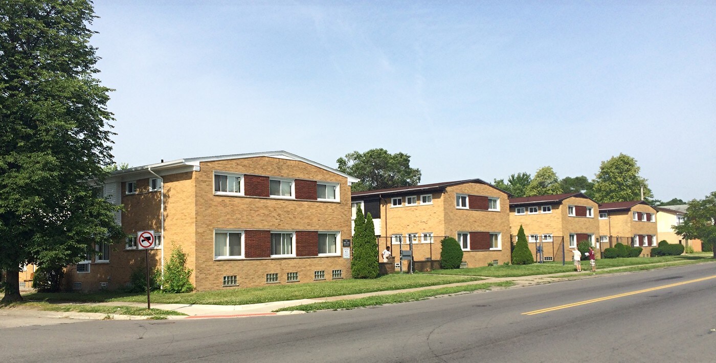 11701-11745 Morang Dr in Detroit, MI - Foto de edificio