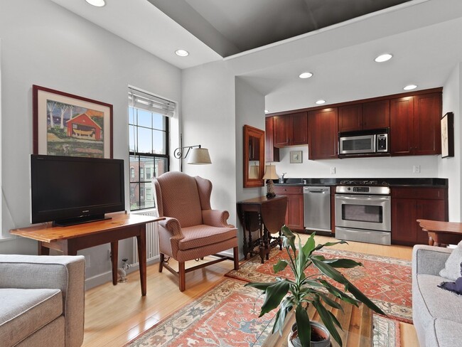 110 Charles St, Unit 4 in Boston, MA - Building Photo - Building Photo