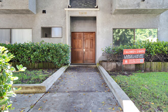 Arizona Apartments in Santa Monica, CA - Building Photo - Building Photo