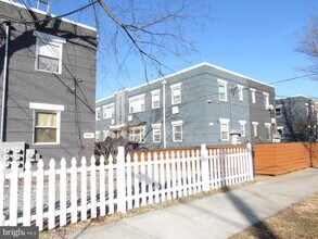 4612 Hillside Rd SE-Unit -2 in Washington, DC - Building Photo - Building Photo