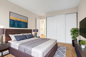 Saratoga Place in Ottawa, ON - Building Photo - Building Photo