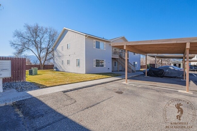 property at 1138 E Carolina Ave