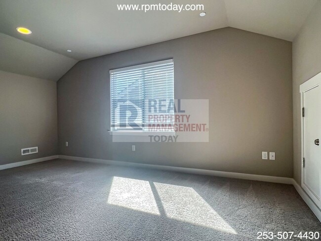 property at 1539-1541 Amethyst St SE