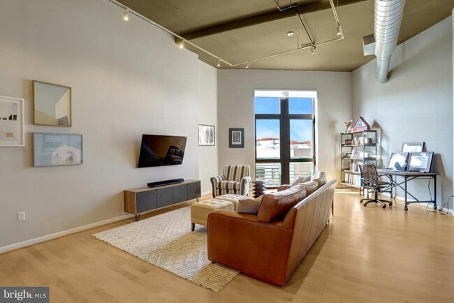 property at 2720 S Arlington Mill Dr