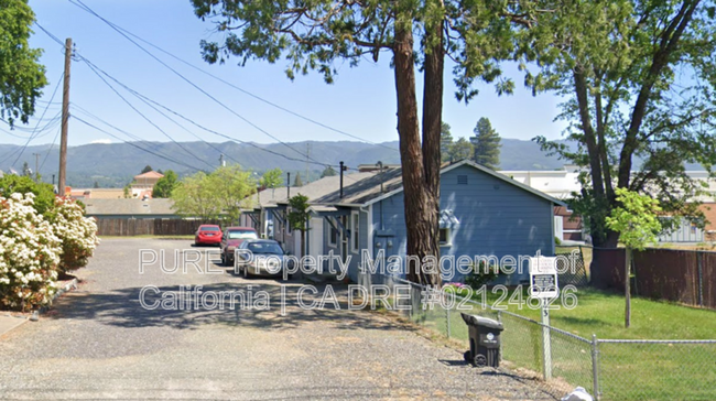 property at 743 S Oak St