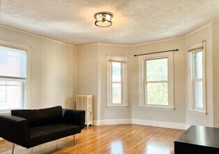 14 Smythe St in Brookline, MA - Building Photo - Building Photo