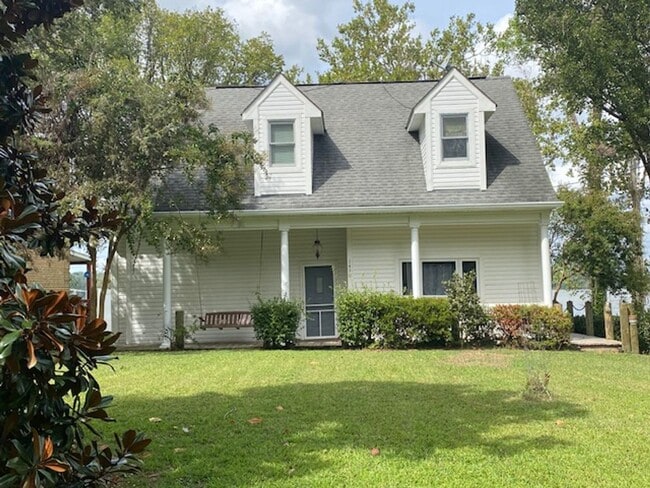 property at 1420 Riverside Dr