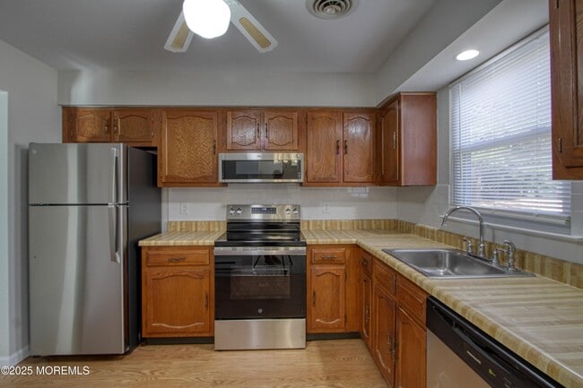 12A Birchwood Dr in Manchester Township, NJ - Building Photo - Building Photo